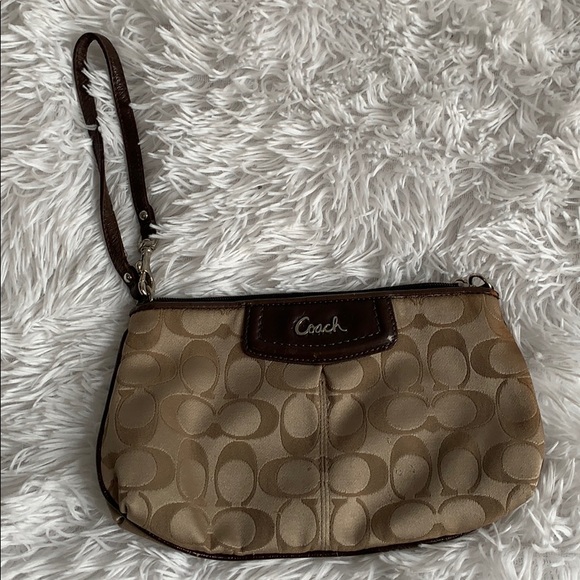 Coach Handbags - Coach Wristlet